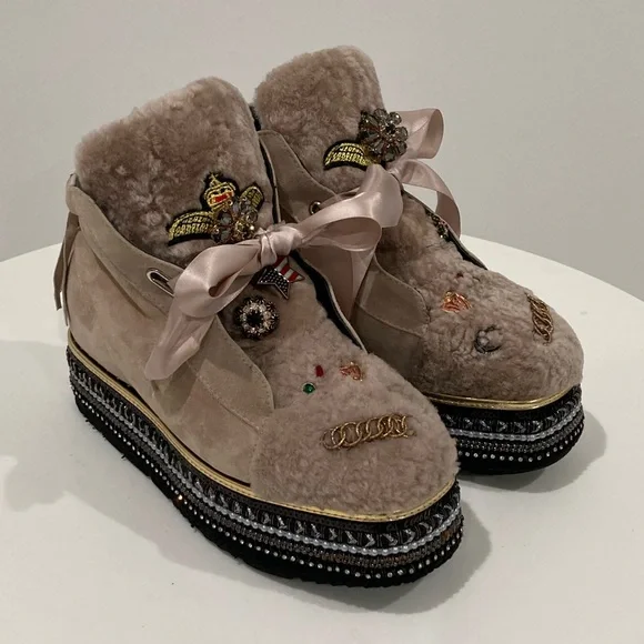 Luxurious Embellished Tan Fur & Suede Platform Boots Silk Laces Women's 8.5 - Picture 9 of 16